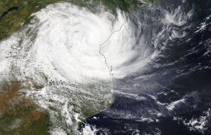 Deus sabe como puxar orelhas as Suas criaturas.